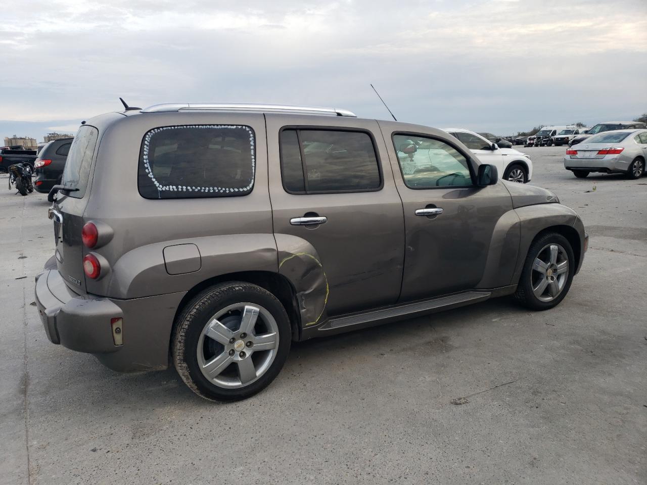 2011 Chevrolet HHR - Image 3