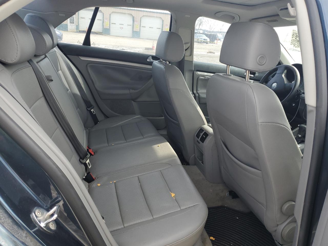 2006 Volkswagen Jetta - Image 10