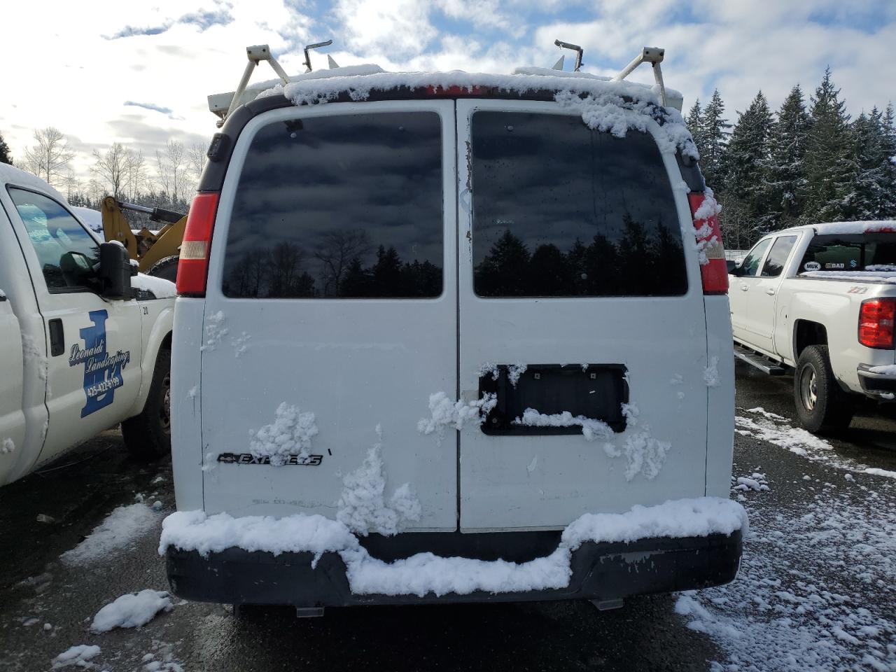 2009 Chevrolet Express - Image 6