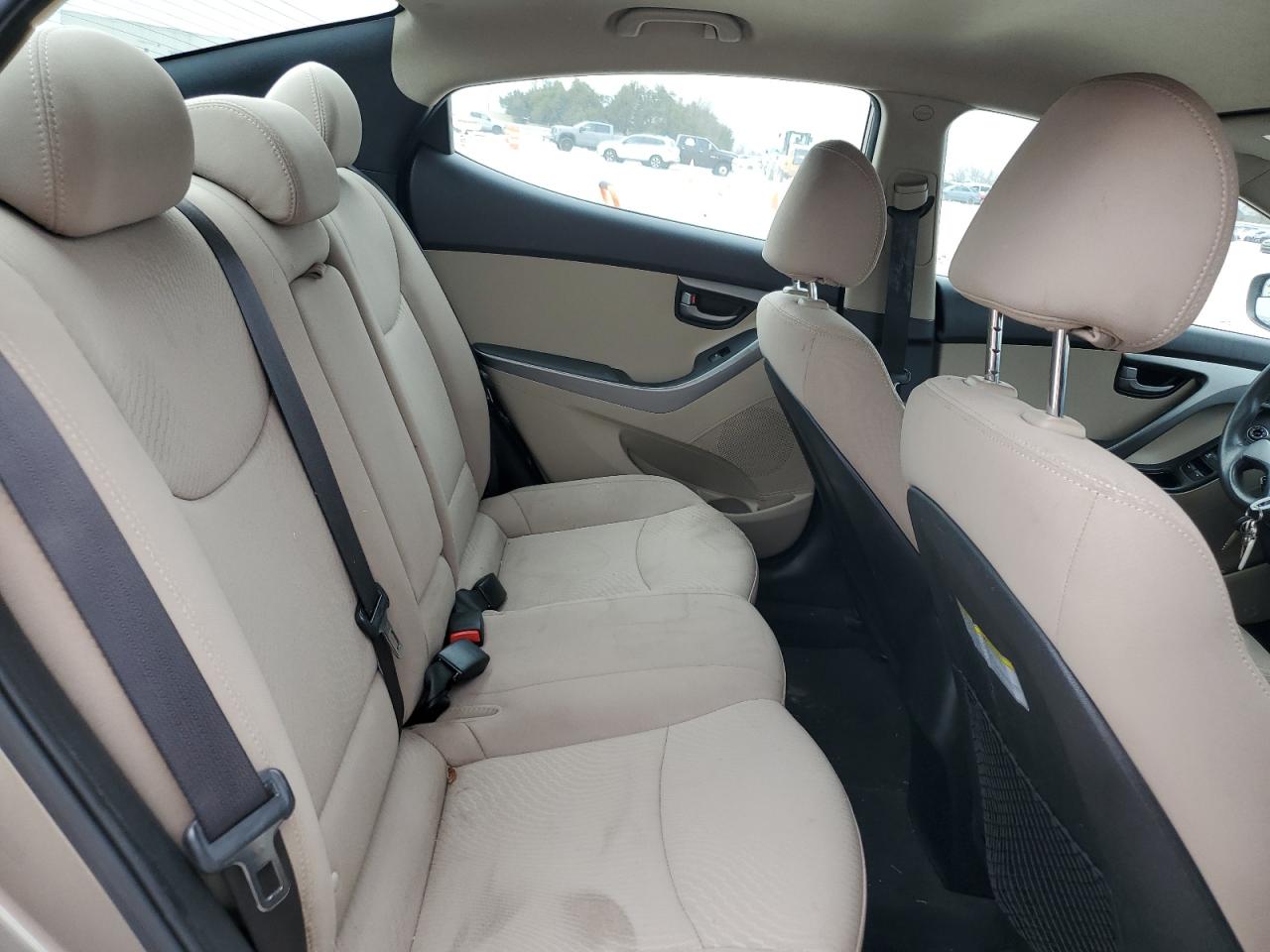 2015 Hyundai Elantra - Image 10