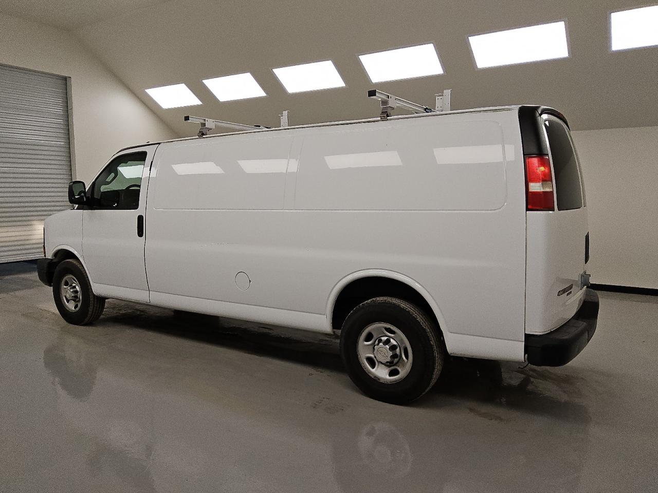 1GCZGHFF3G1221075 CHEVROLET EXPRESS 2016