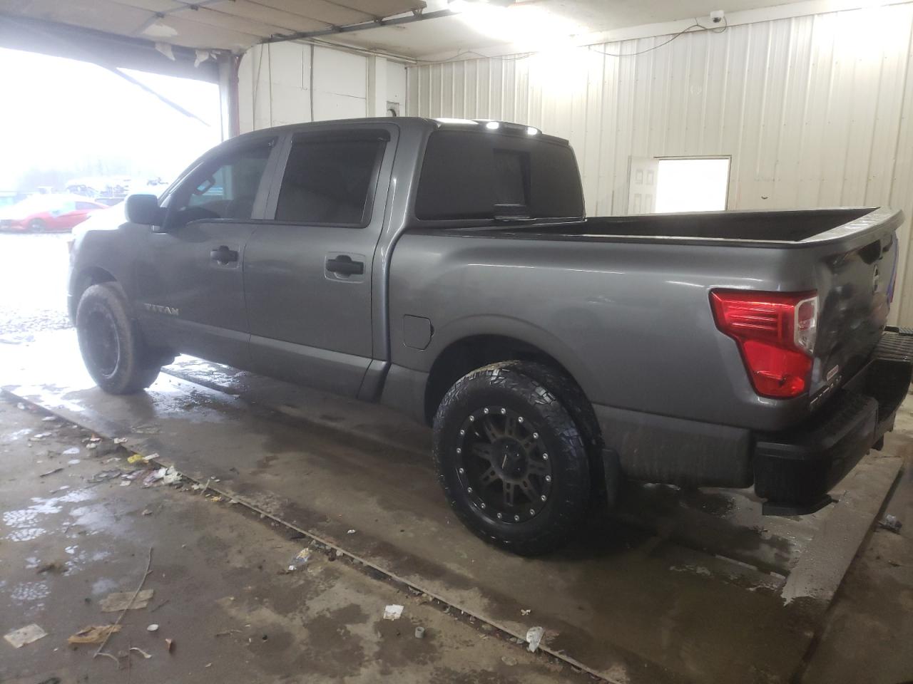 2019 Nissan Titan - Image 2