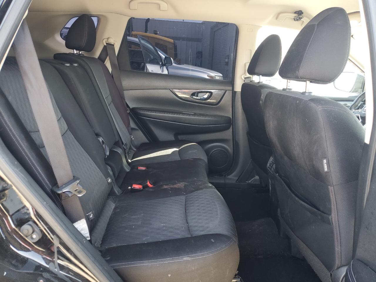 2018 Nissan Rogue - Image 11