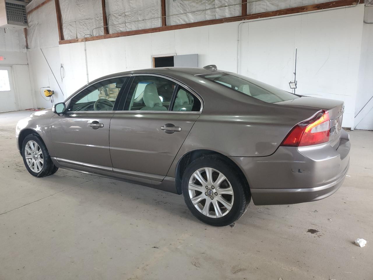 2009 Volvo S80 - Image 2