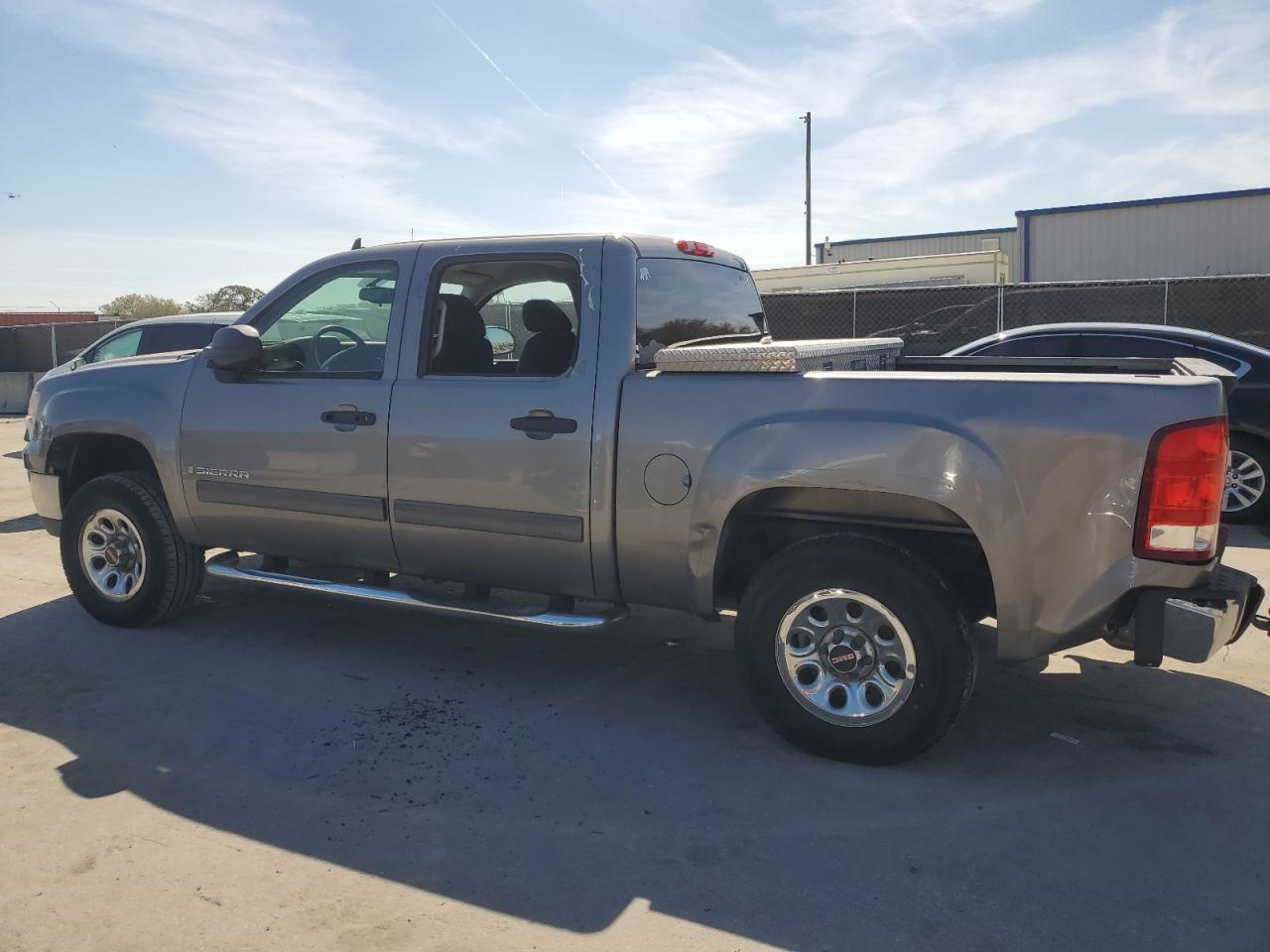 2009 GMC Sierra - Image 2