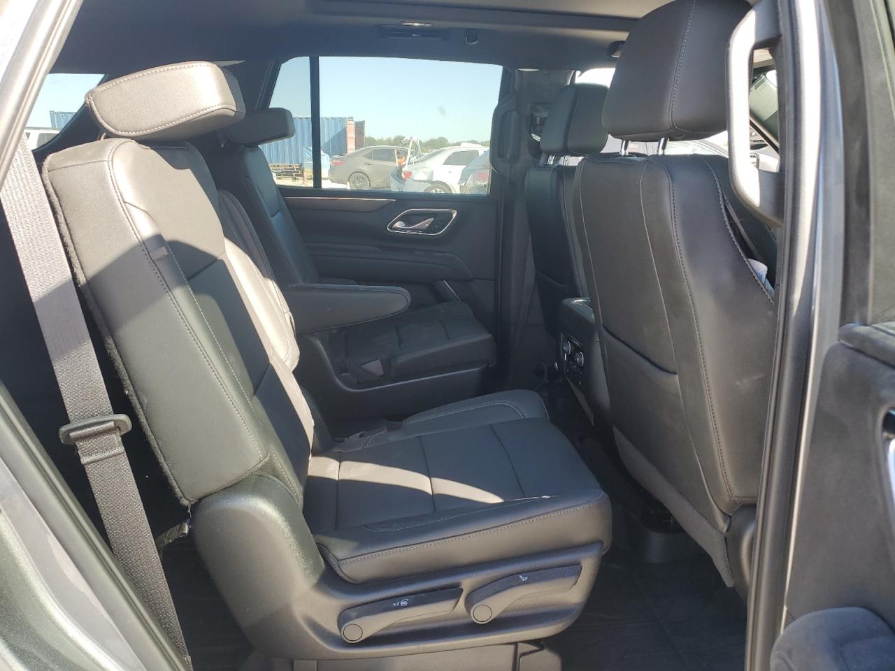 2022 Chevrolet Tahoe - Image 12