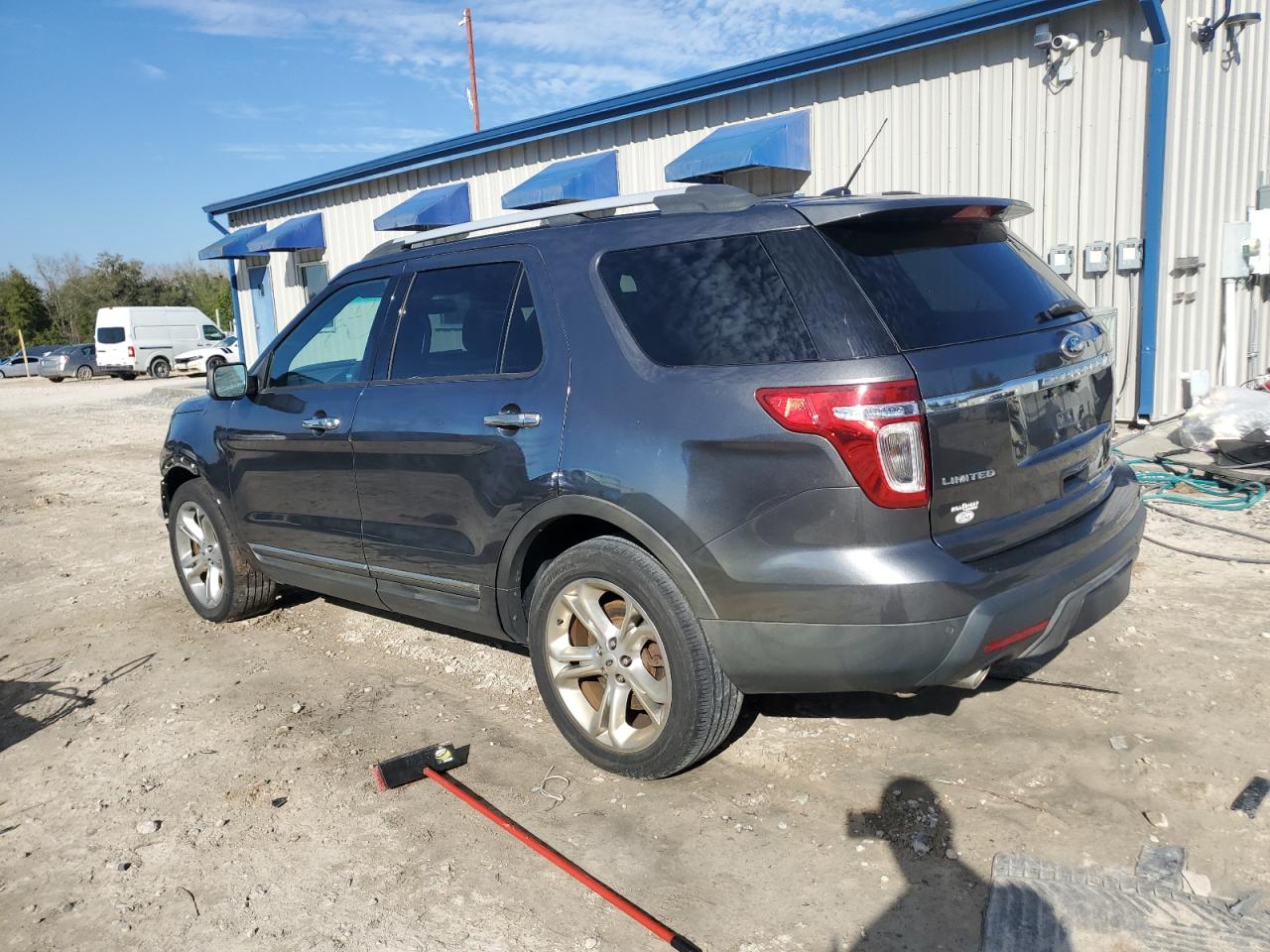 2015 Ford Explorer - Image 2