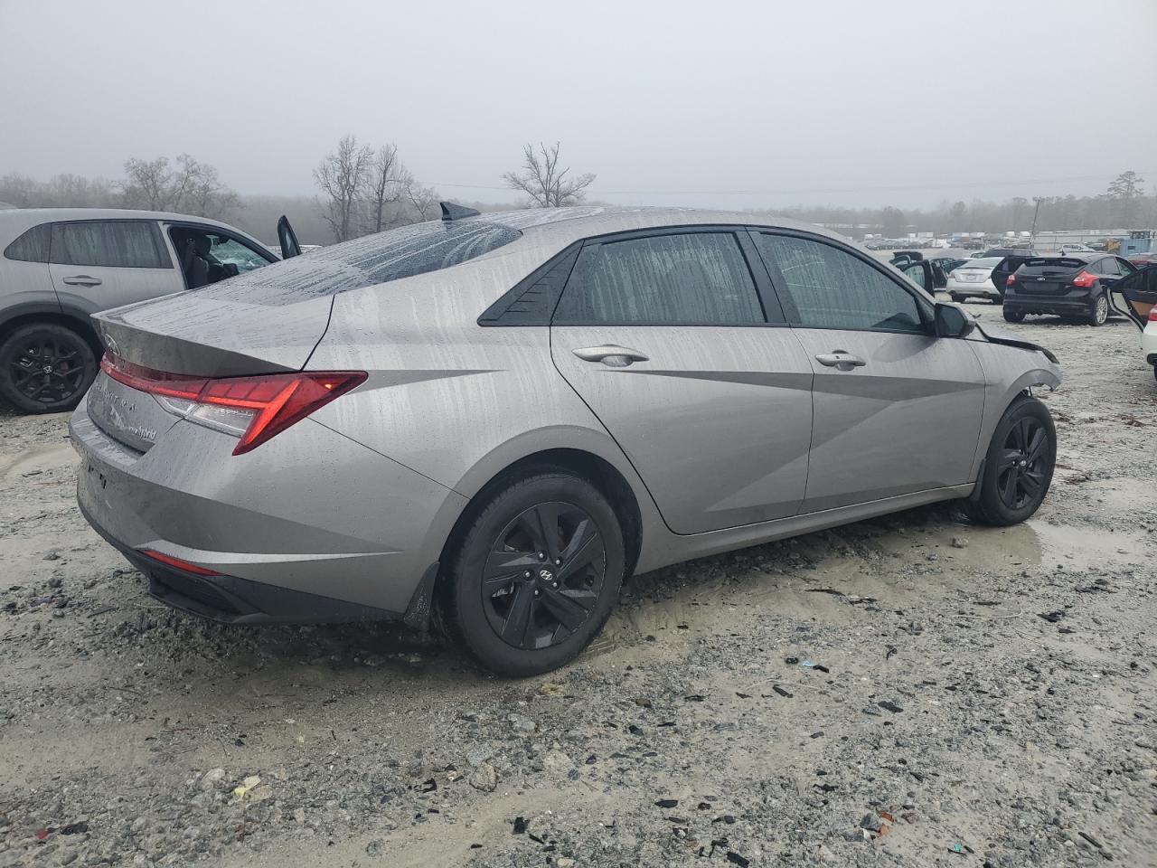 2023 Hyundai Elantra - Image 3