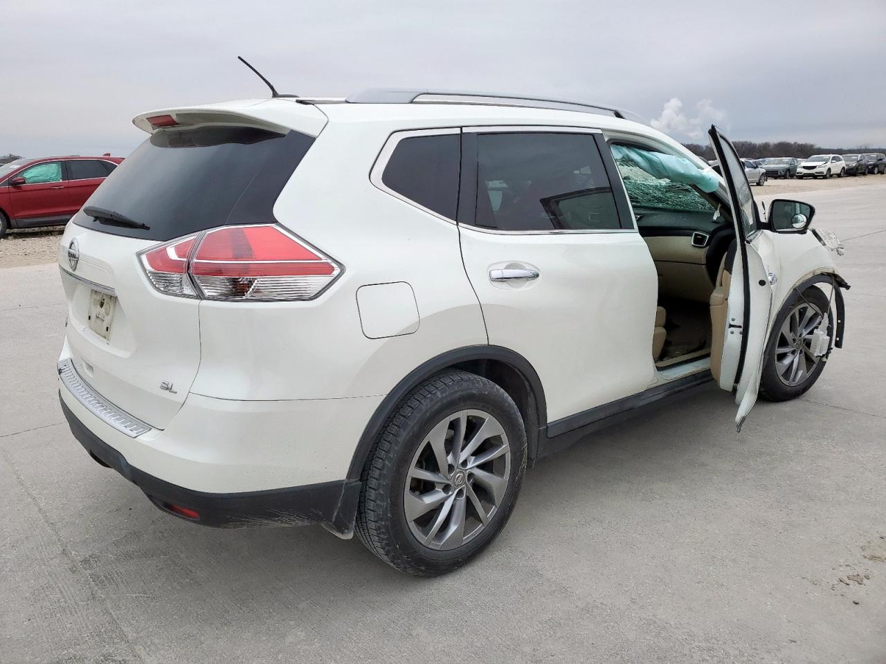 2015 Nissan Rogue - Image 3