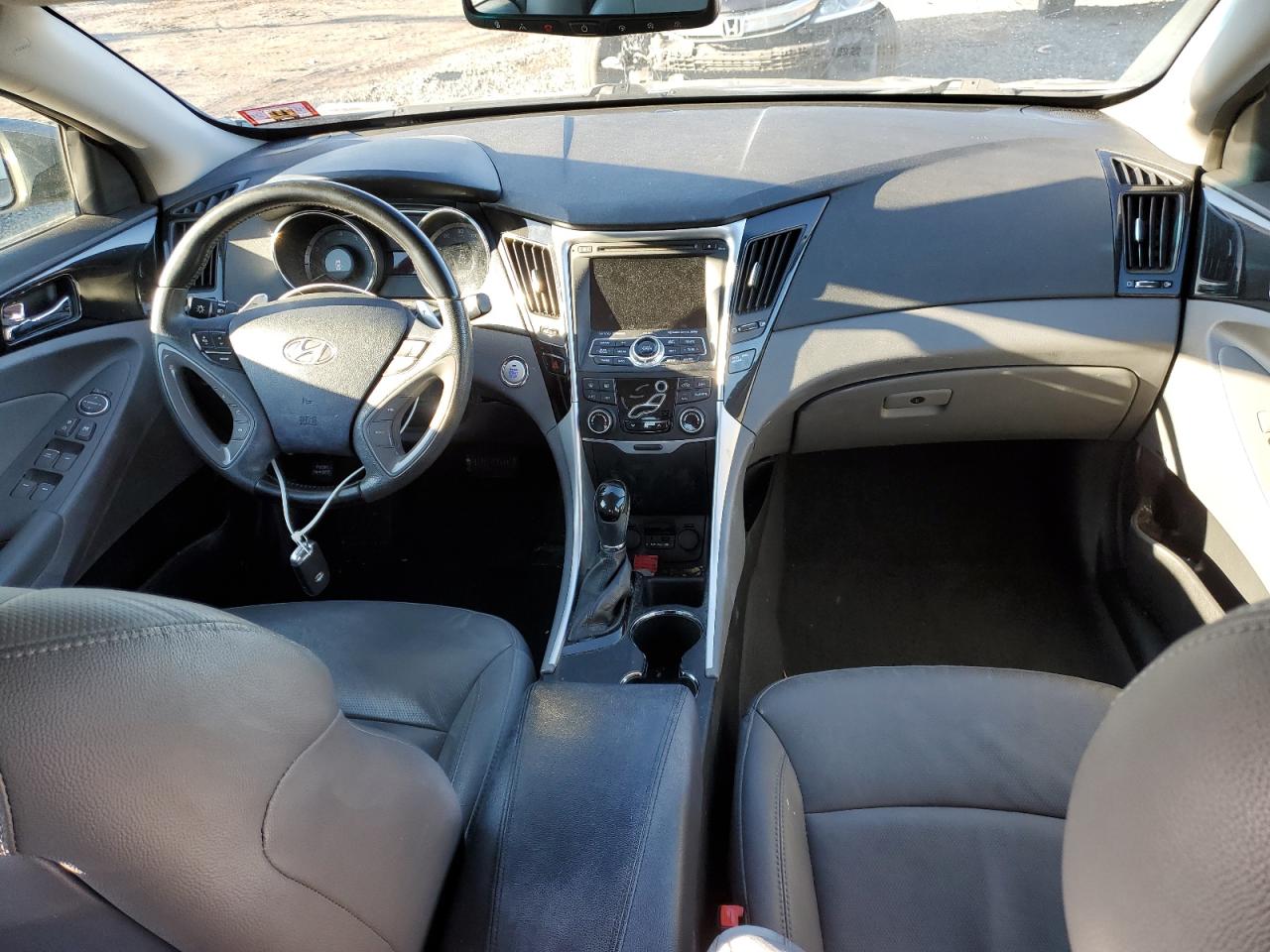 2013 Hyundai Sonata - Image 8