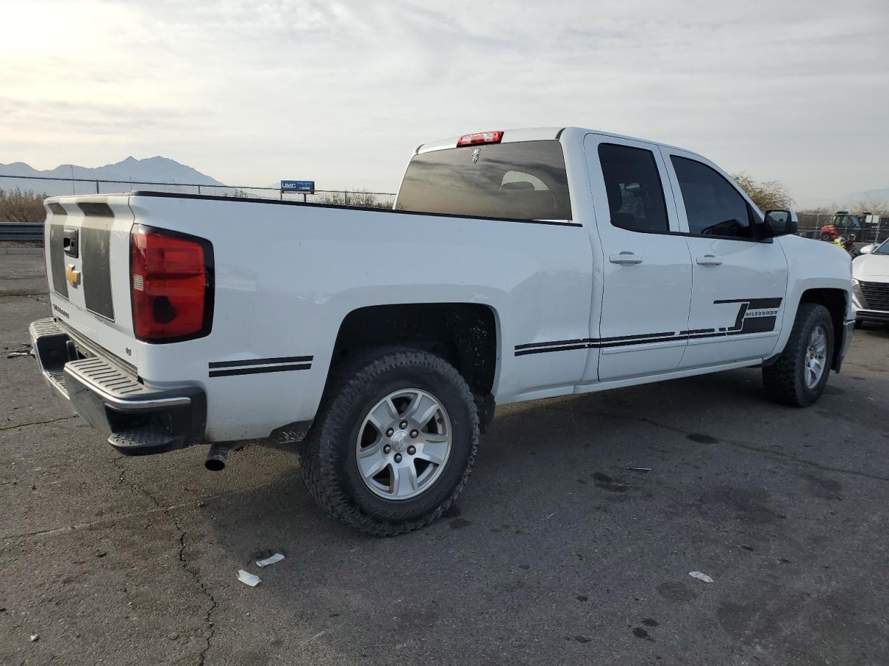 2015 Chevrolet Silverado - Image 3