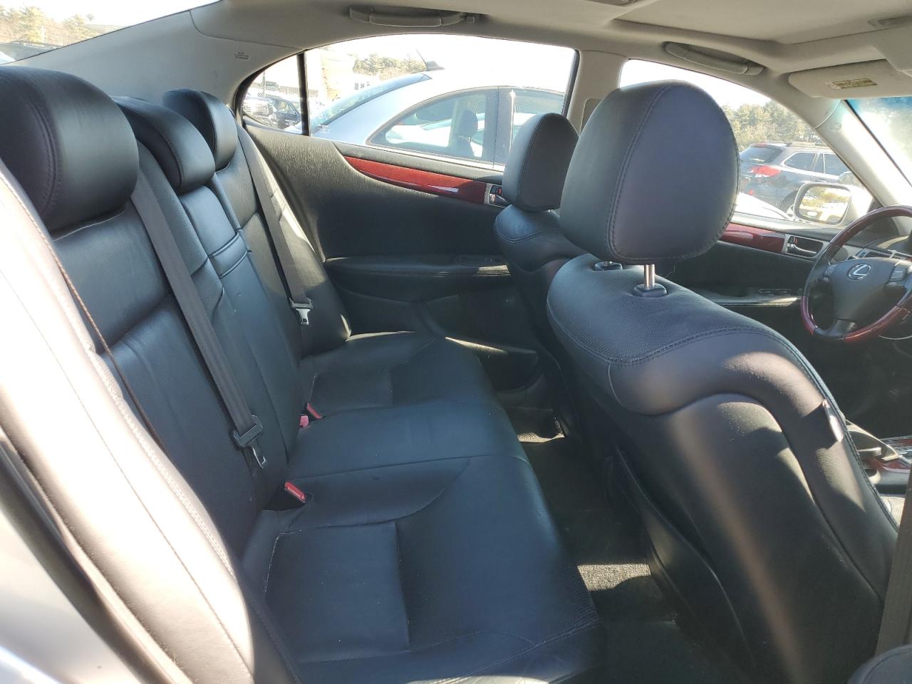 2006 Lexus ES - Image 10