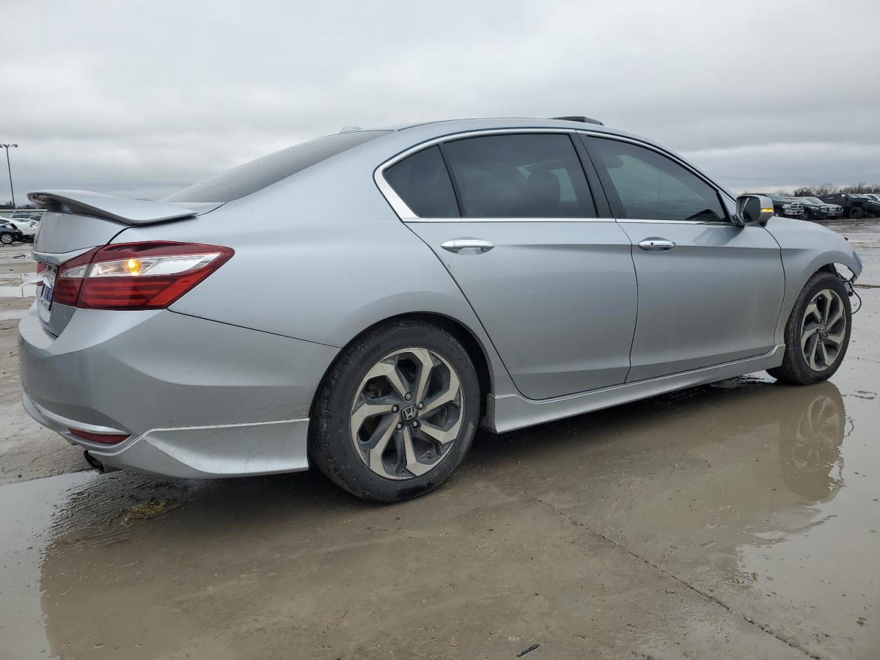 1HGCR2F97GA172181 HONDA ACCORD 2016