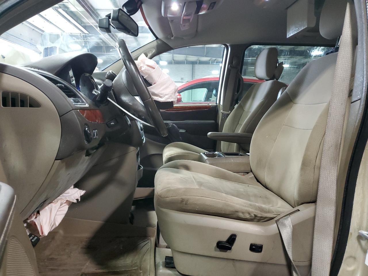 2012 Chrysler Town & Country - Image 7