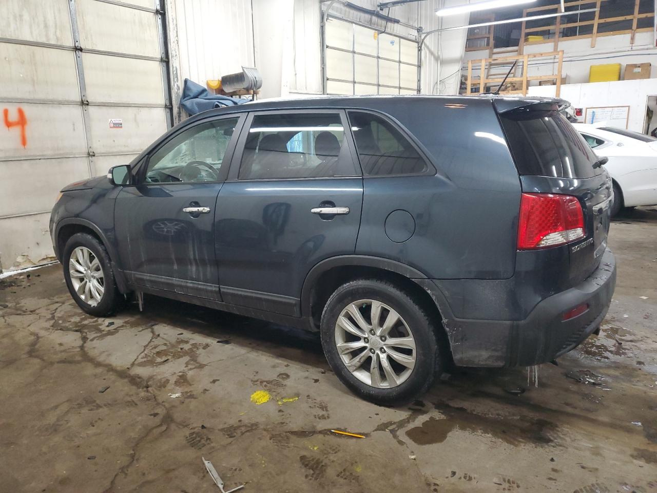 2011 Kia Sorento - Image 2
