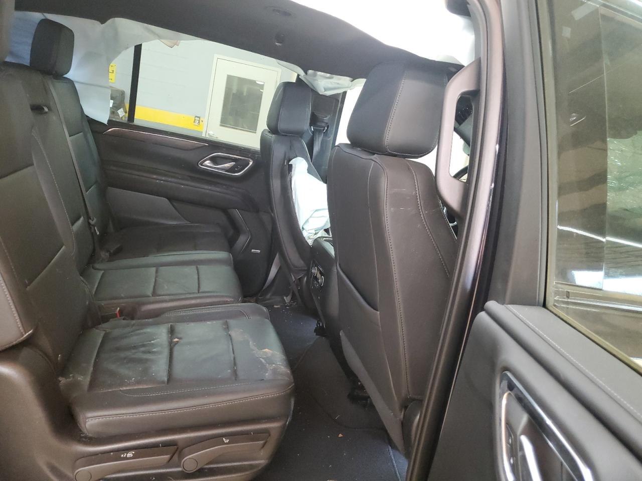 1GNSKDKD3NR363879 CHEVROLET SUBURBAN 2022