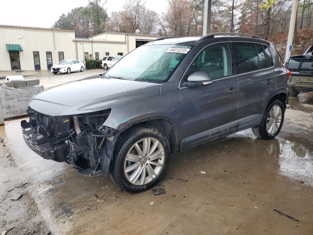 2015 Volkswagen Tiguan - Image 1