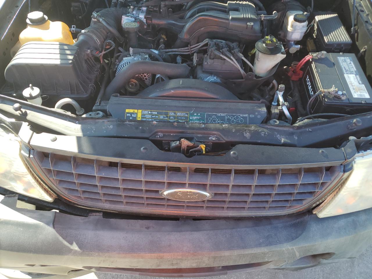 2005 Ford Explorer - Image 12
