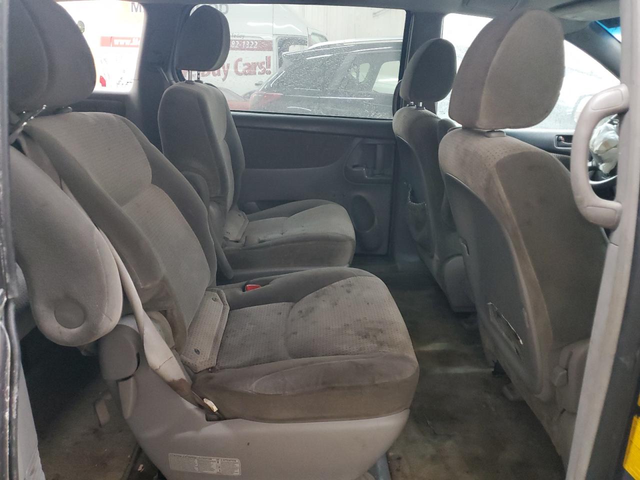 2009 Toyota Sienna - Image 11