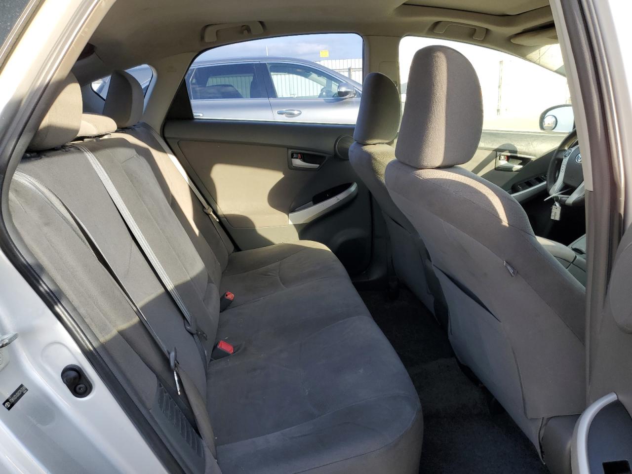 2011 Toyota Prius - Image 10