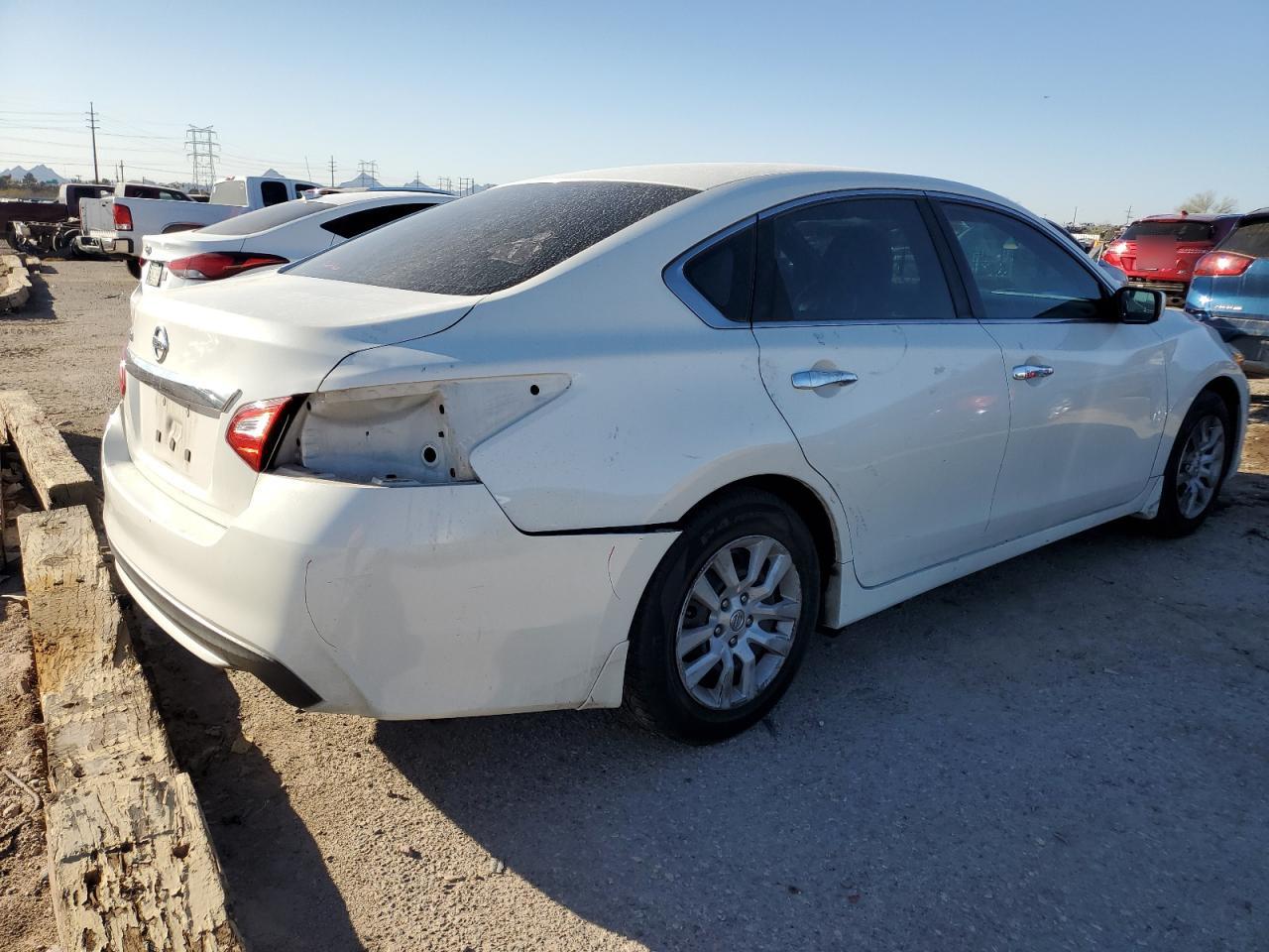 2017 Nissan Altima - Image 3