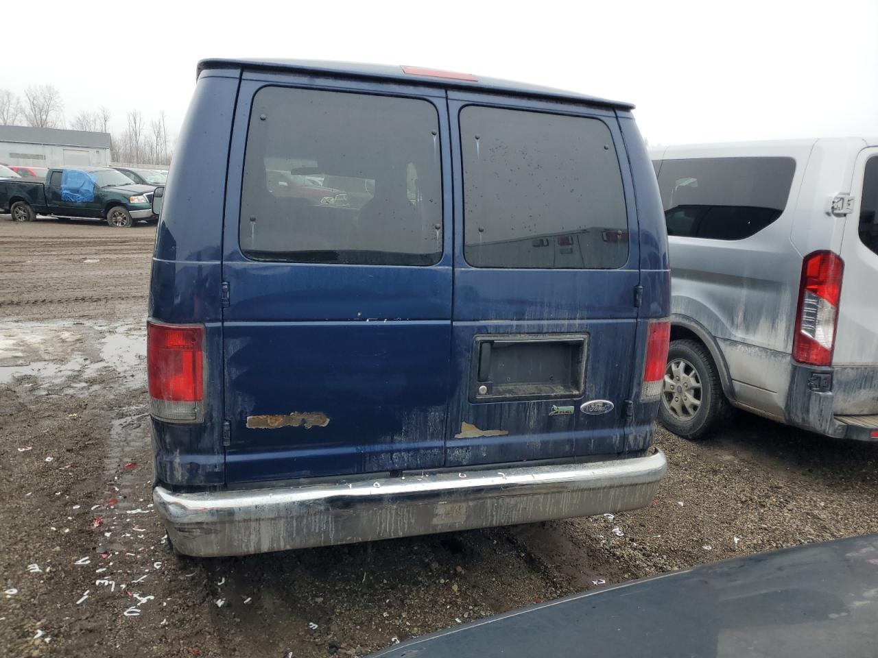 2010 Ford Econoline - Image 6