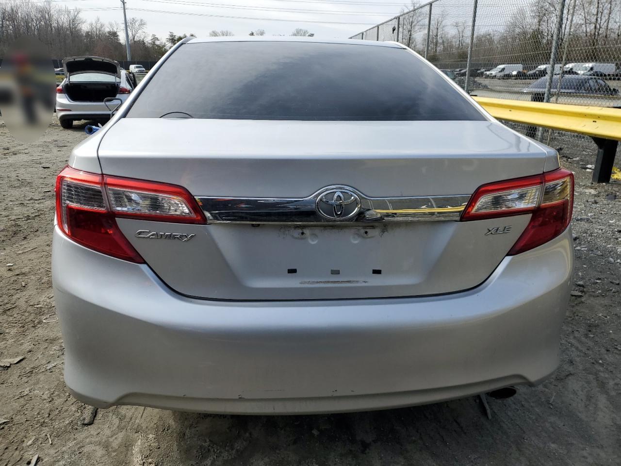 2012 Toyota Camry - Image 6
