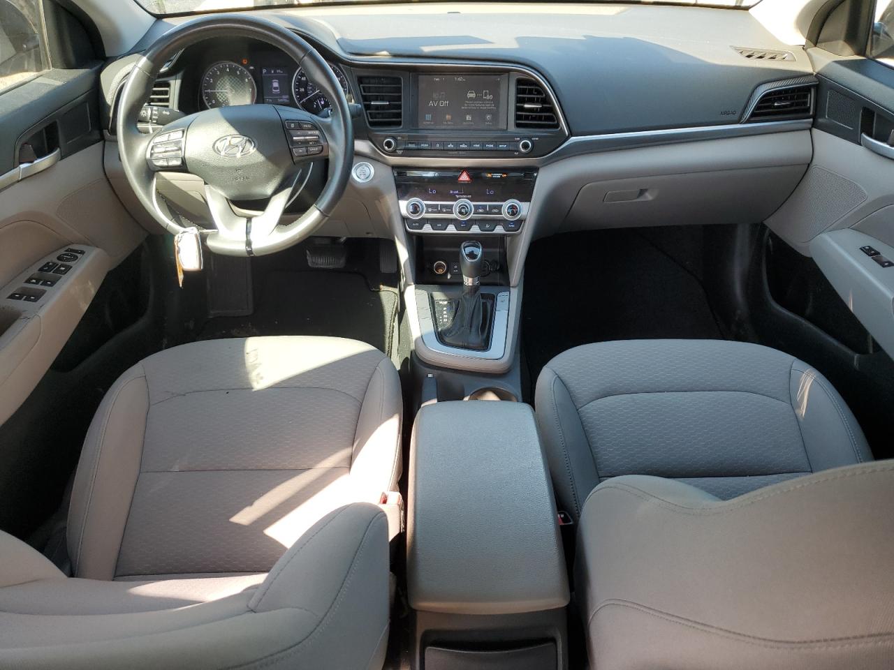 2020 Hyundai Elantra - Image 8