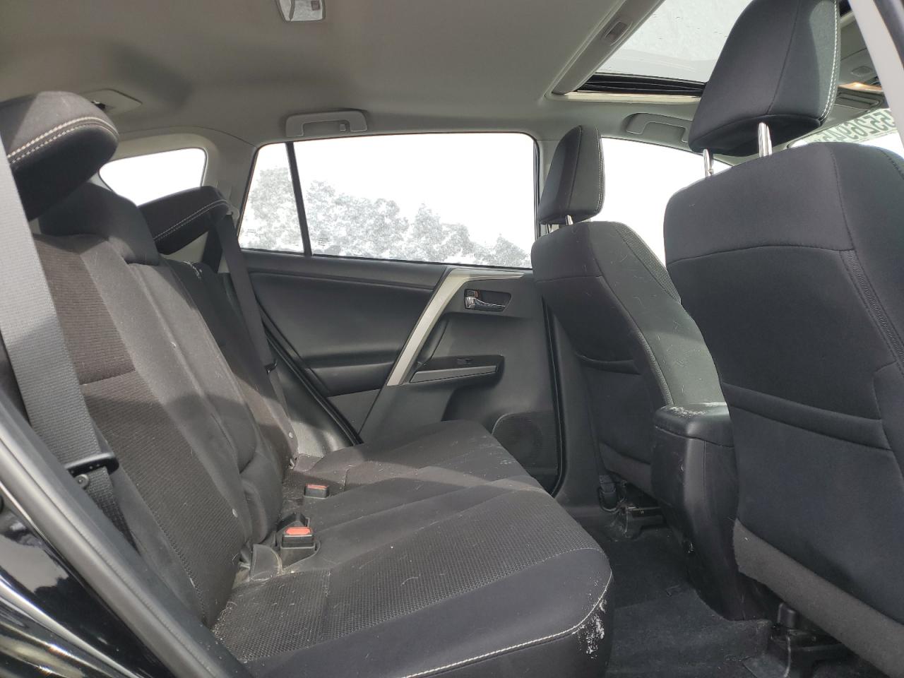 2018 Toyota RAV 4 - Image 11