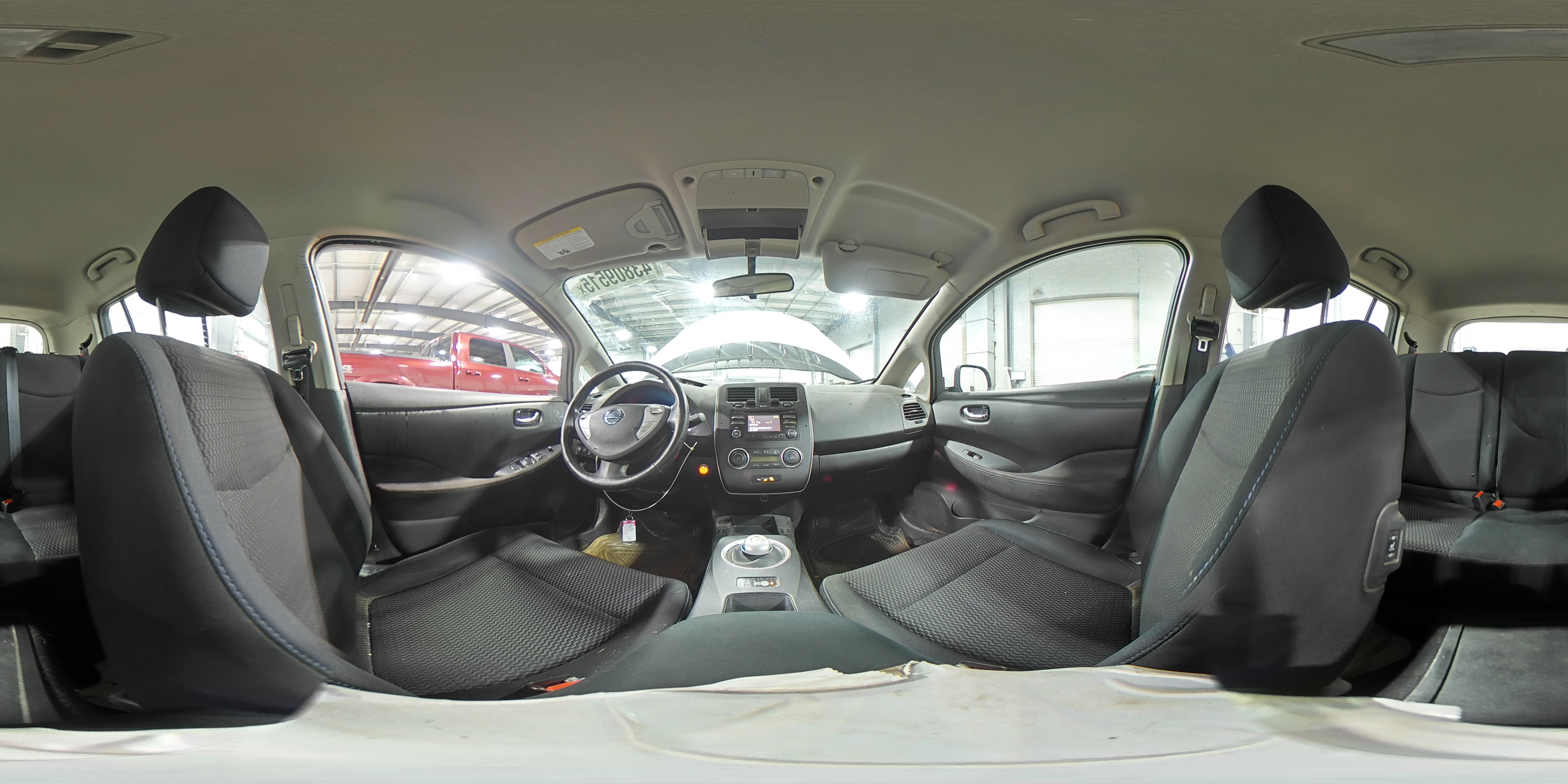 2015 Nissan Leaf - Image 15