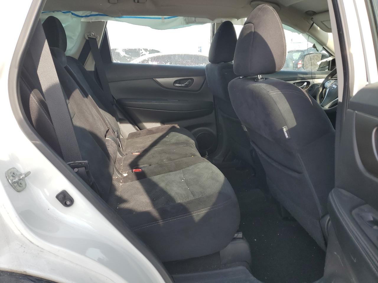 2015 Nissan Rogue - Image 11