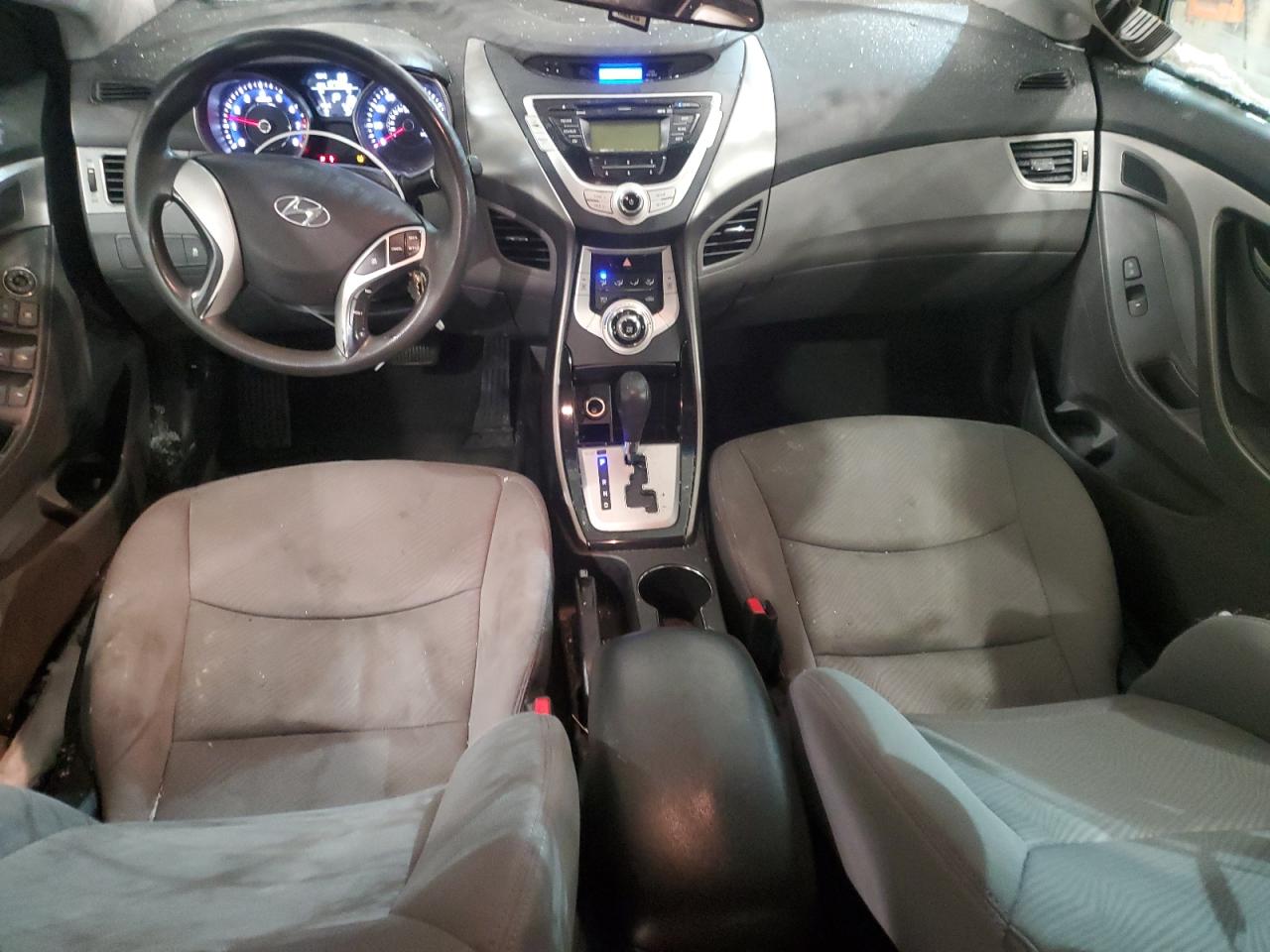 2011 Hyundai Elantra - Image 8
