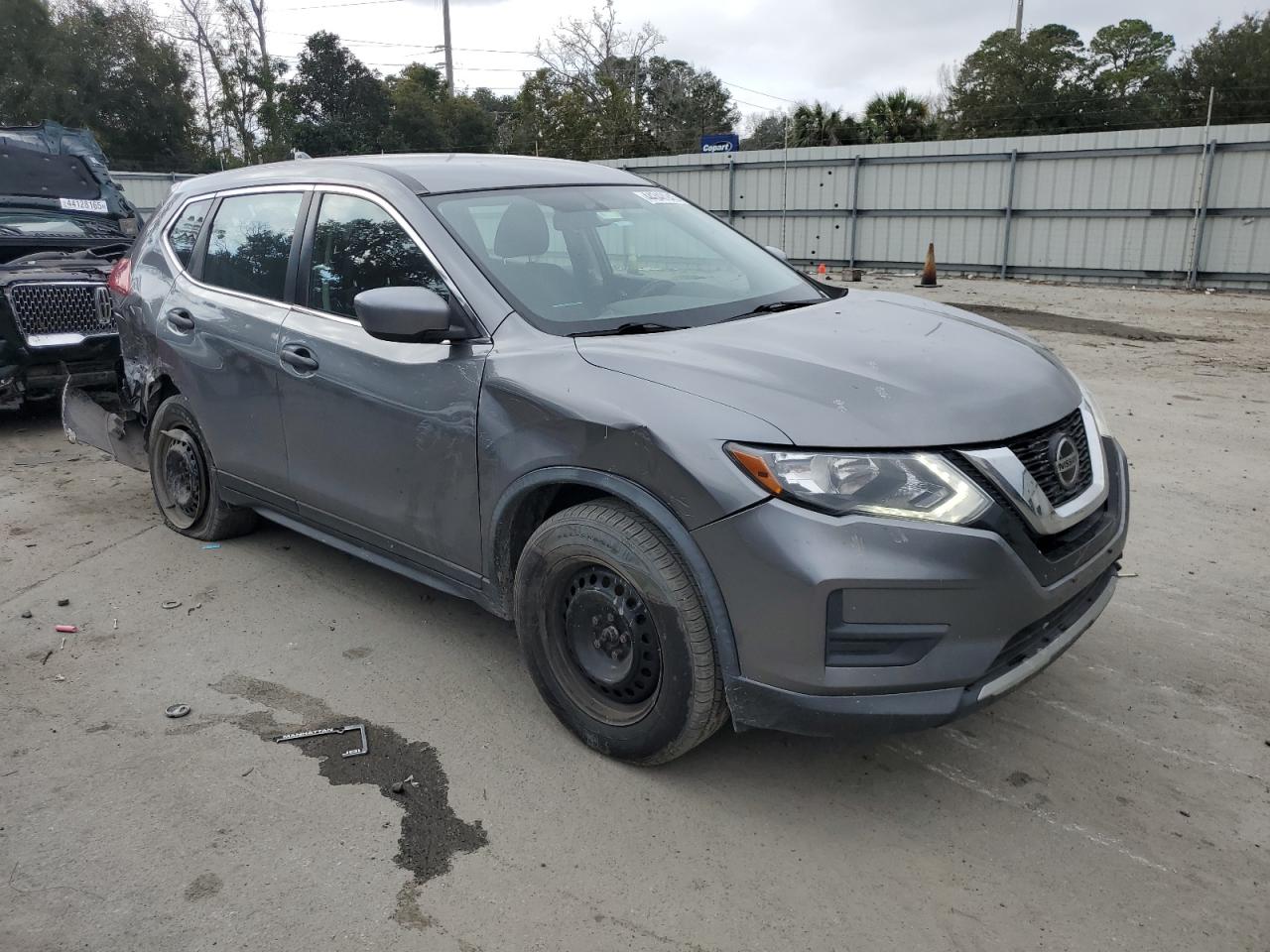 2018 Nissan Rogue - Image 4