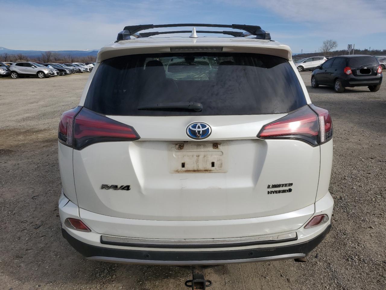 2018 Toyota RAV 4 - Image 6