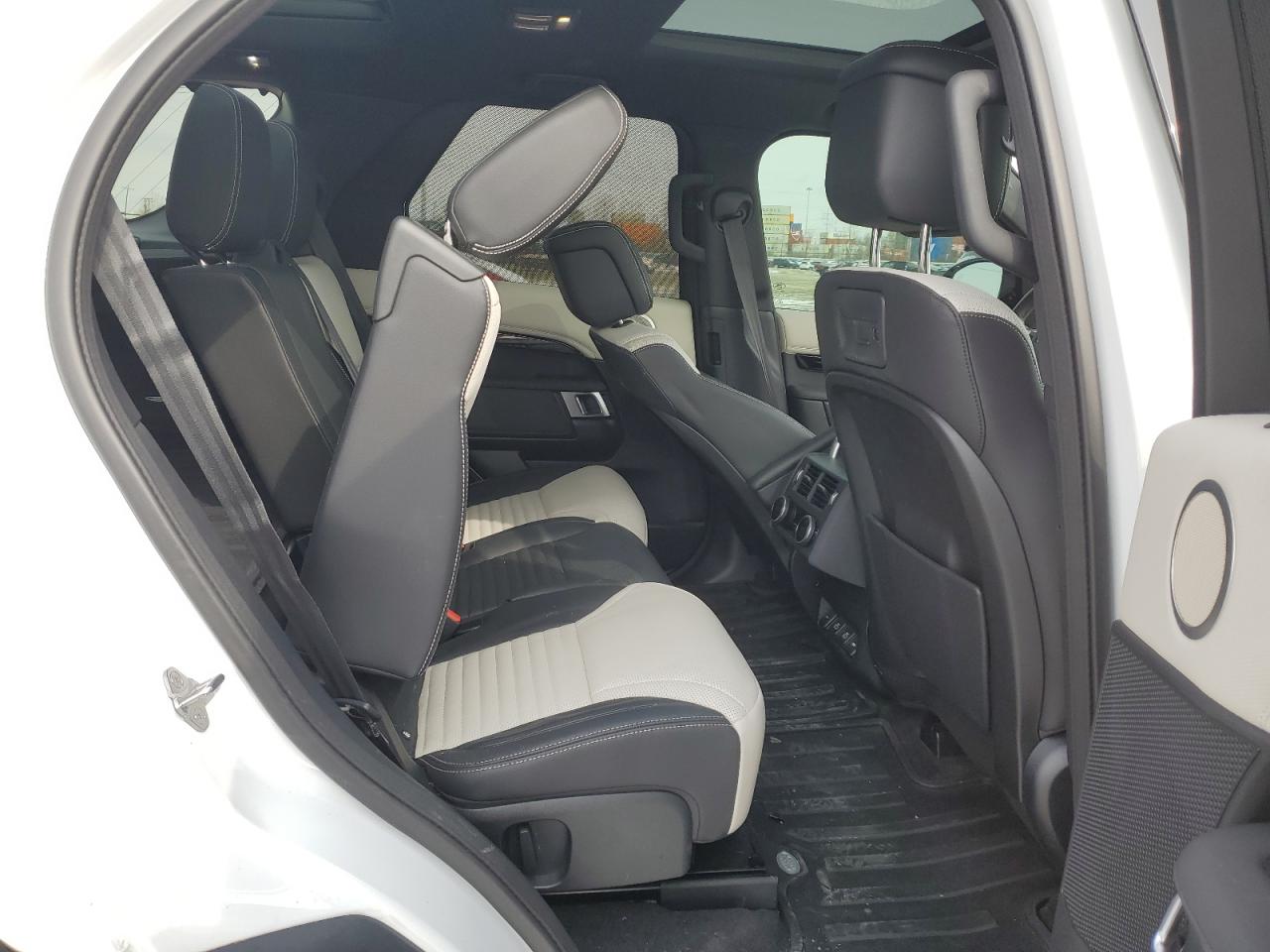 2021 Land Rover Discovery - Image 11