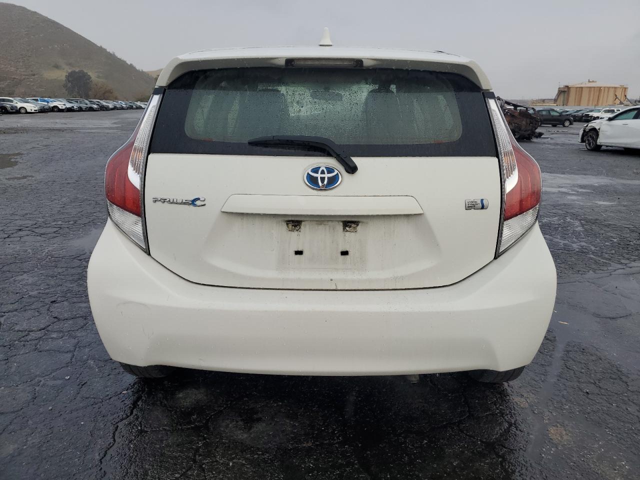 2015 Toyota Prius - Image 6