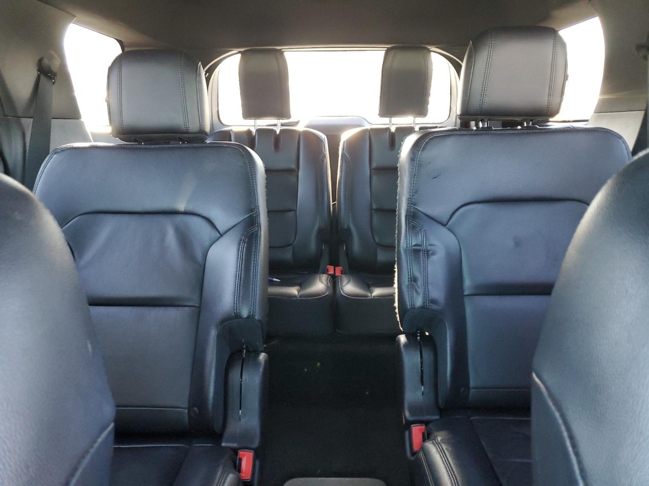 2016 Ford Explorer - Image 10