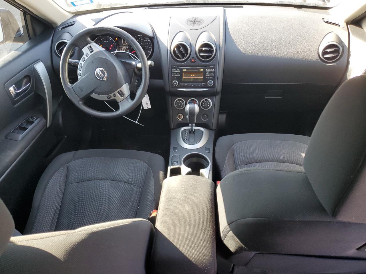 2015 Nissan Rogue - Image 8