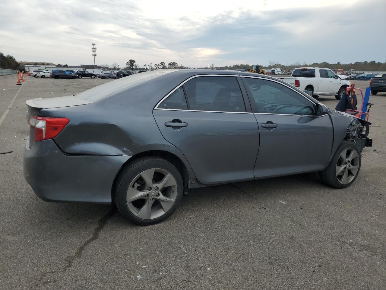 2014 Toyota Camry - Image 3