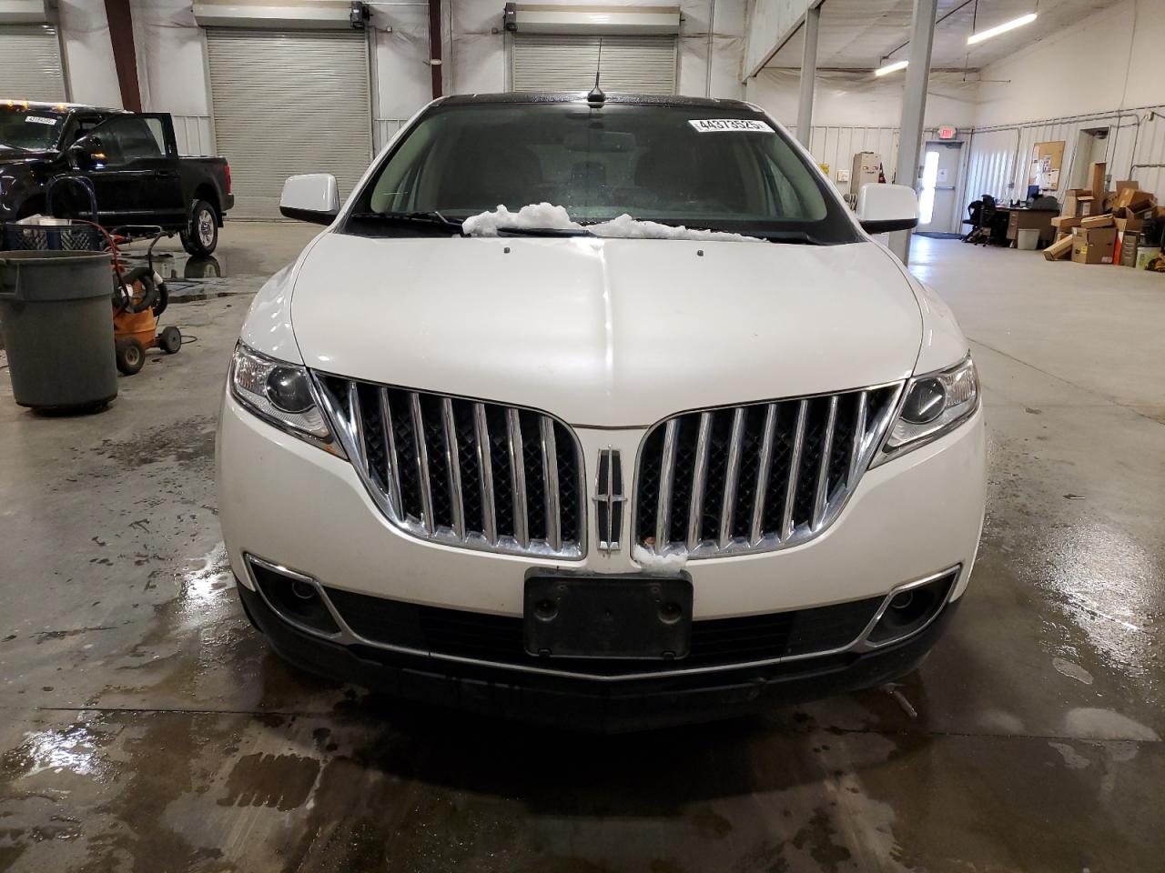 2011 Lincoln MKX - Image 5