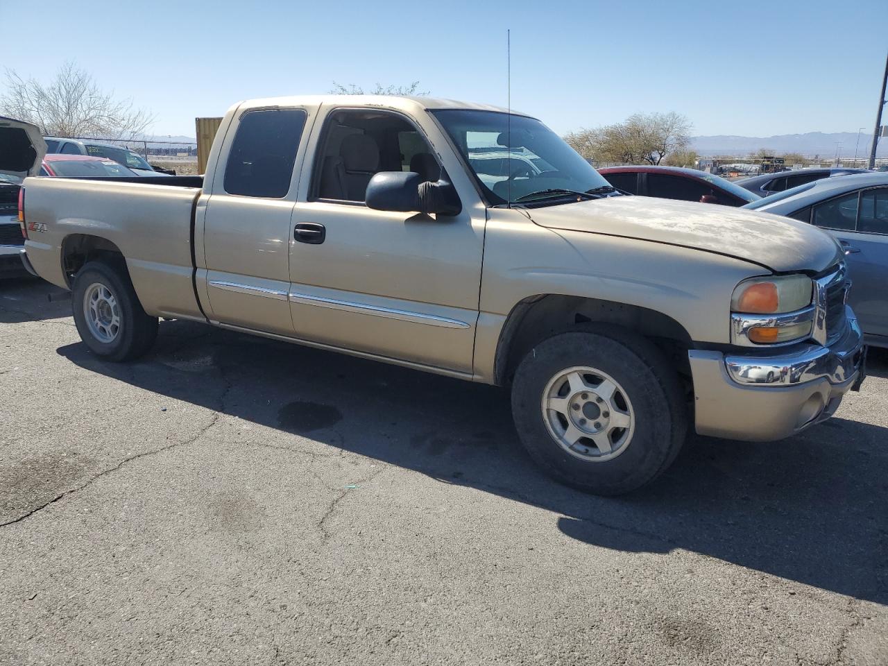 2004 GMC Sierra - Image 4