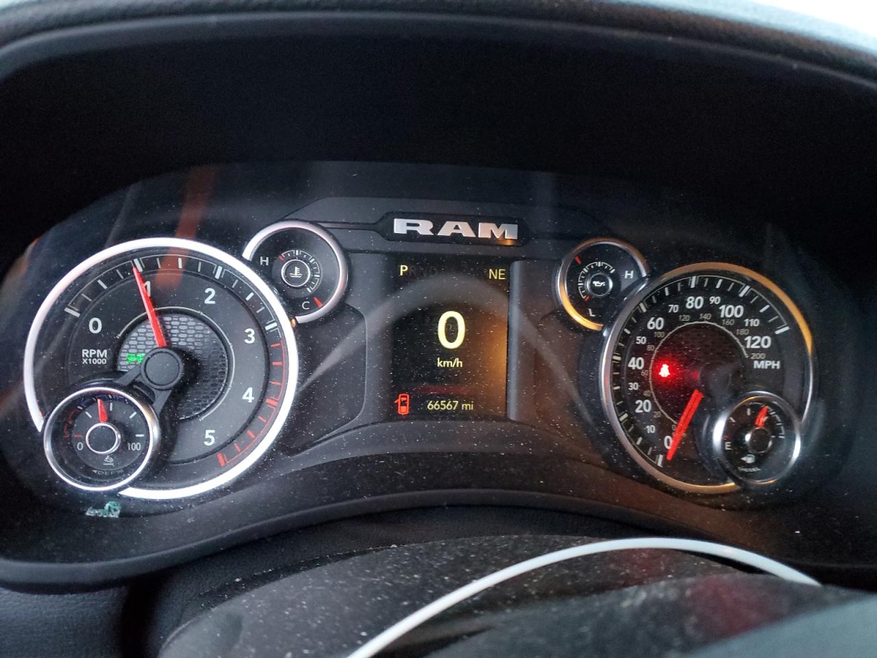 2022 RAM 3500 - Image 9