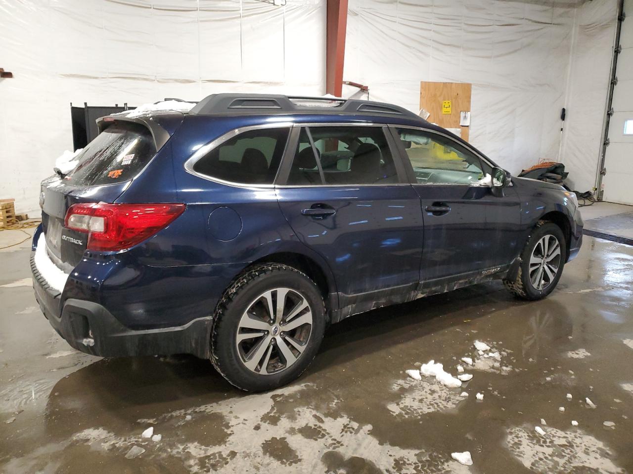 2018 Subaru Outback - Image 3