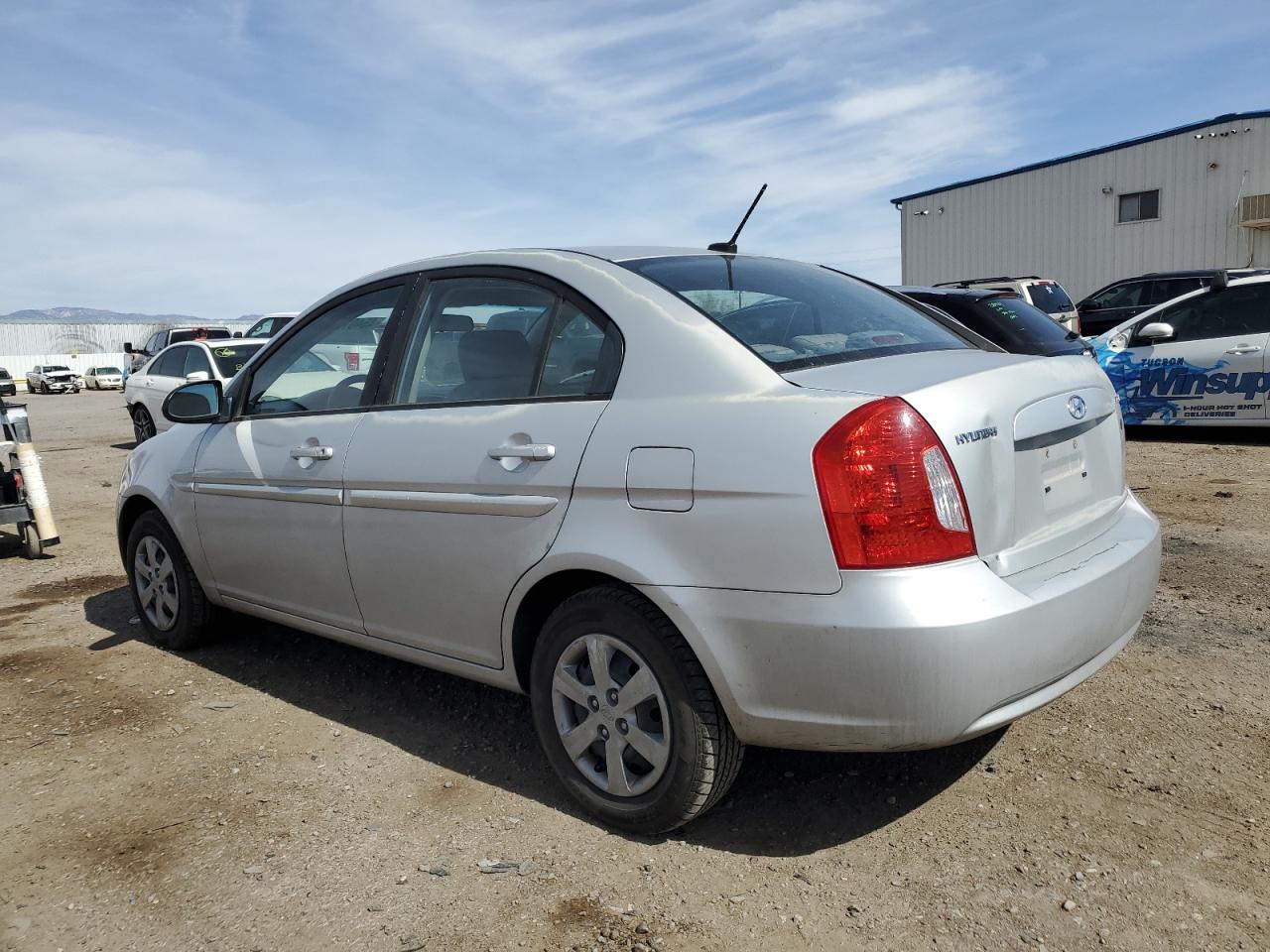 2009 Hyundai Accent - Image 2