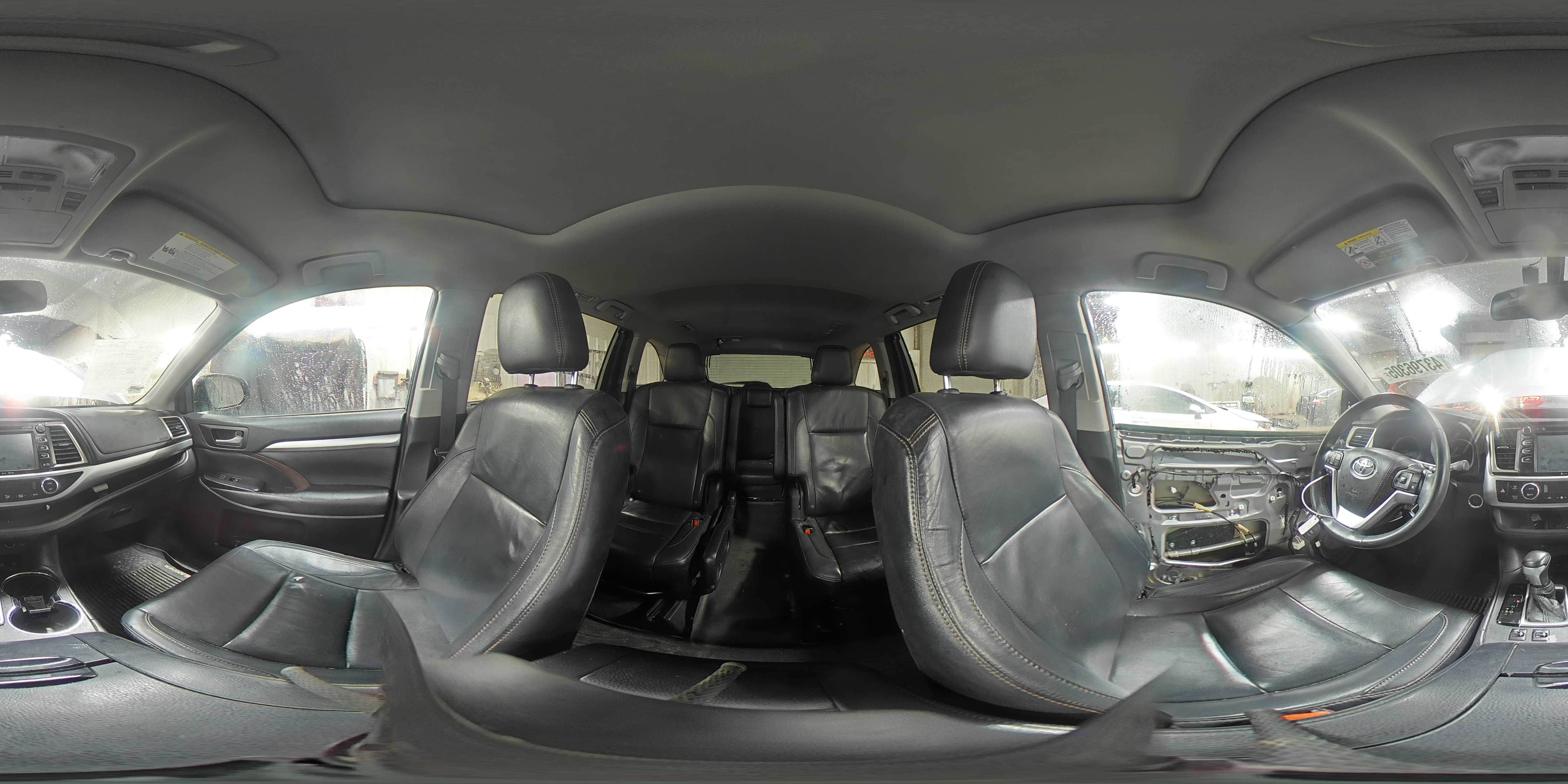 2016 Toyota Highlander - Image 16