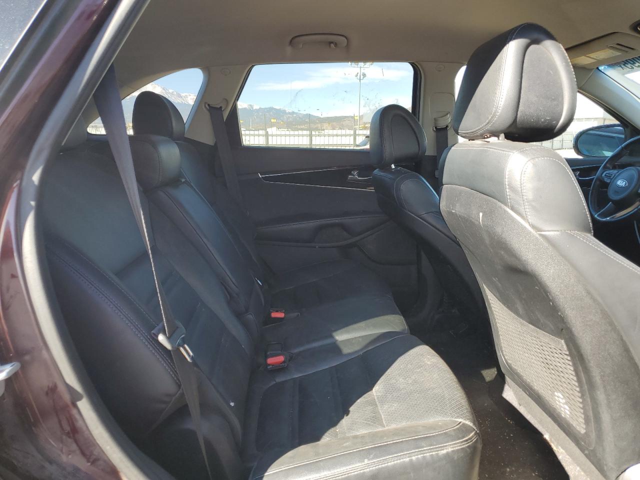 2016 Kia Sorento - Image 11