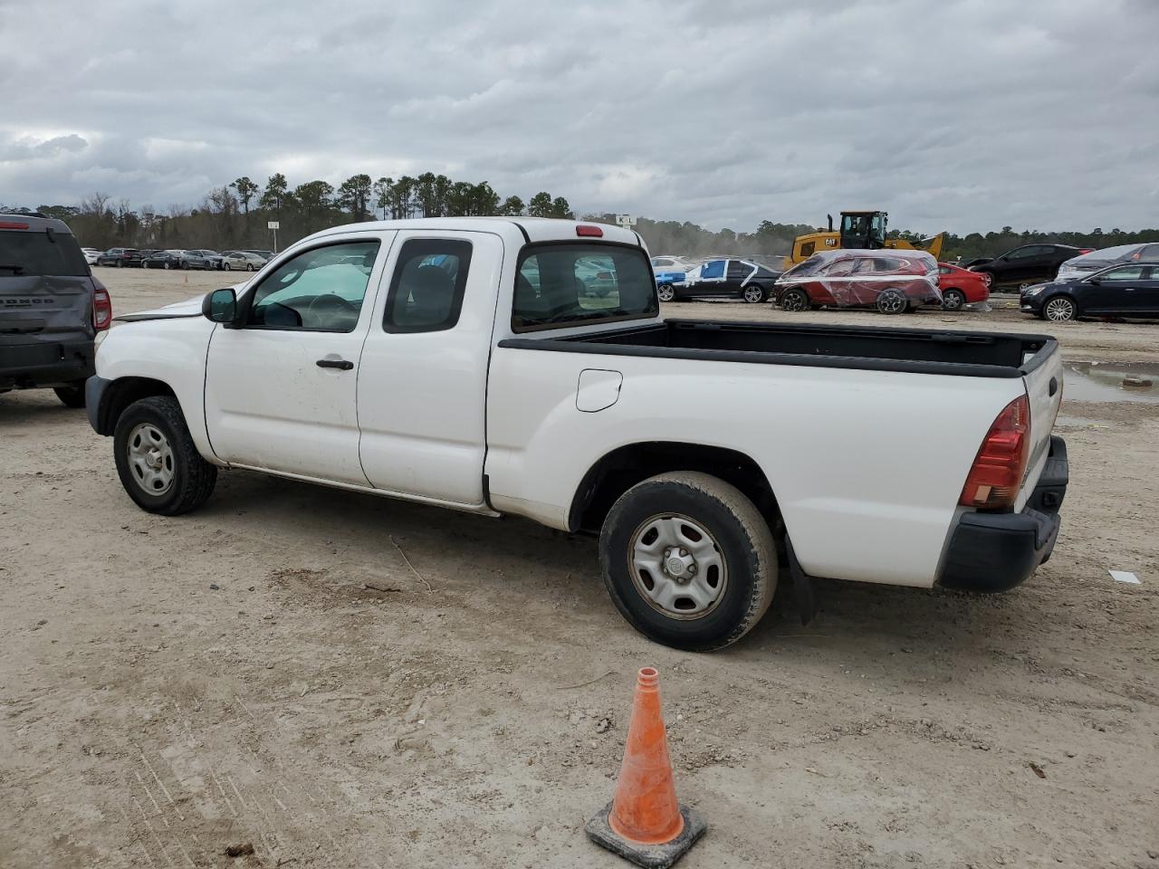 2015 Toyota Tacoma - Image 2