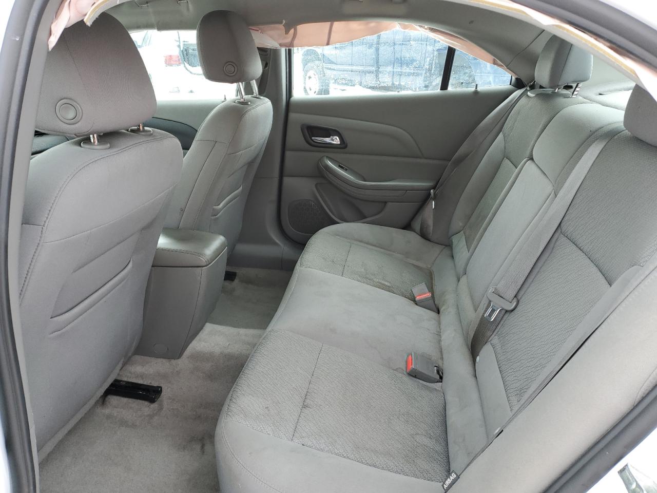 2016 Chevrolet Malibu - Image 10