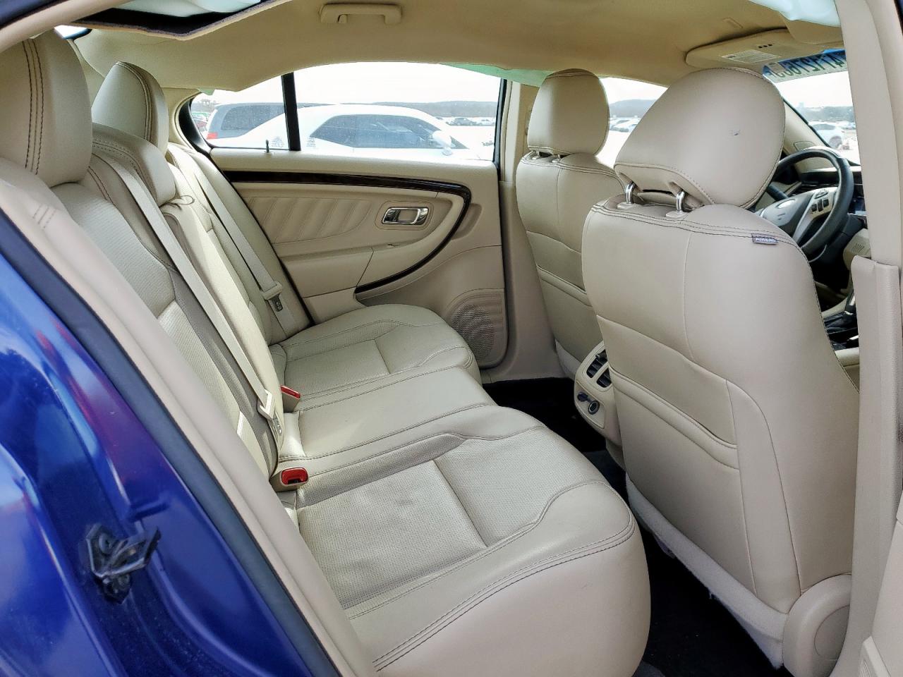 2013 Ford Taurus - Image 10