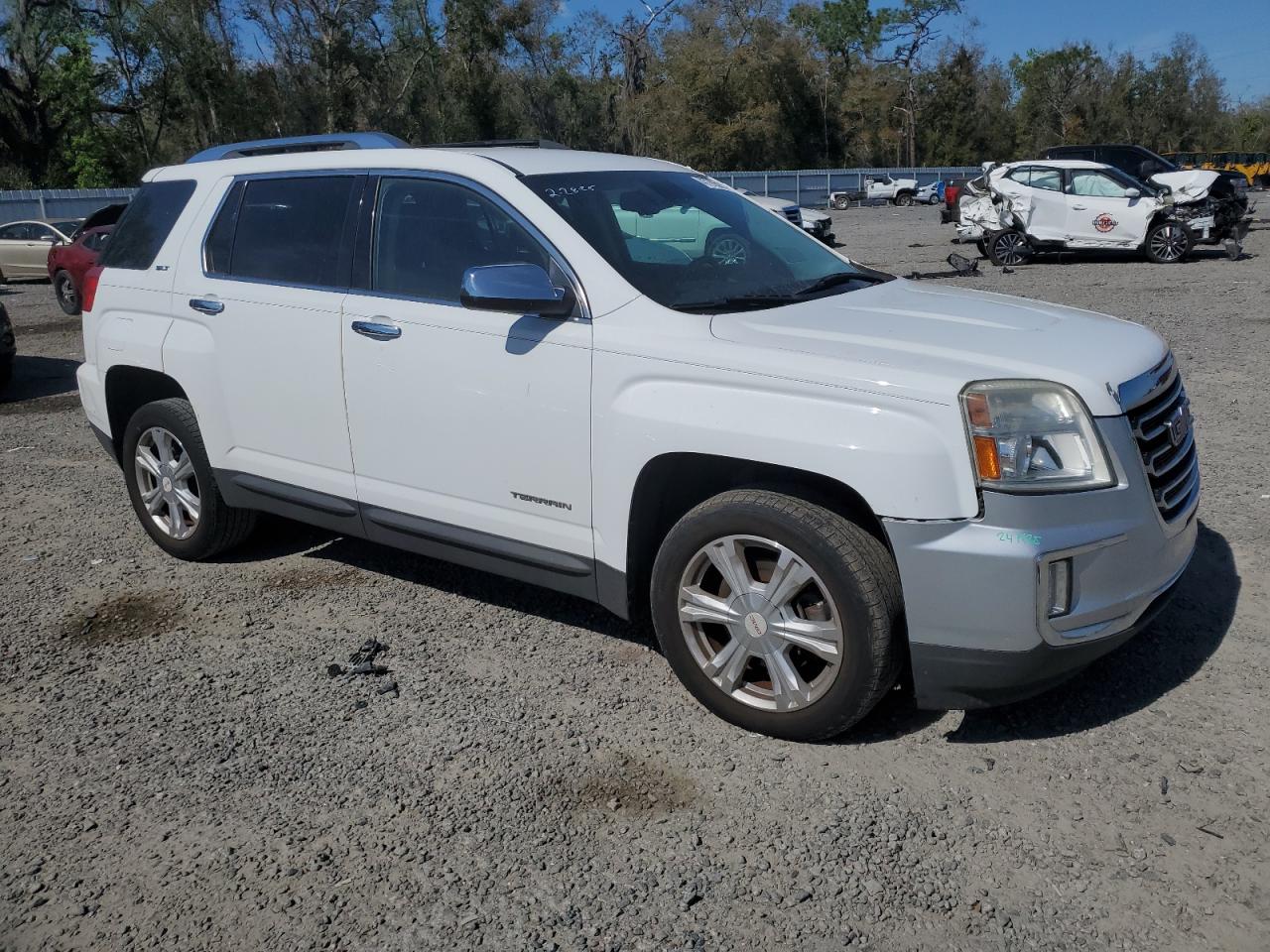 2016 GMC Terrain - Image 4